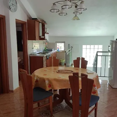 Monika Apartment *